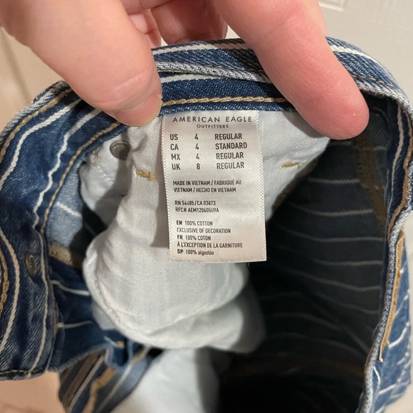 American Eagel stopped Mom jeans - Picture 5 of 5